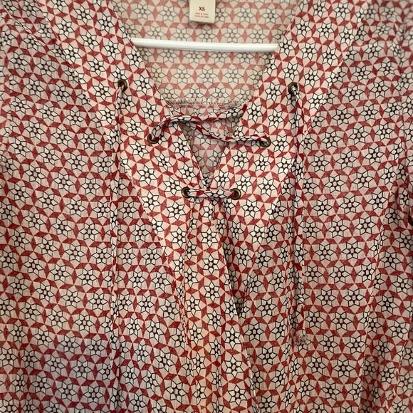 Women’s Patterned Blouse - Picture 2 of 3
